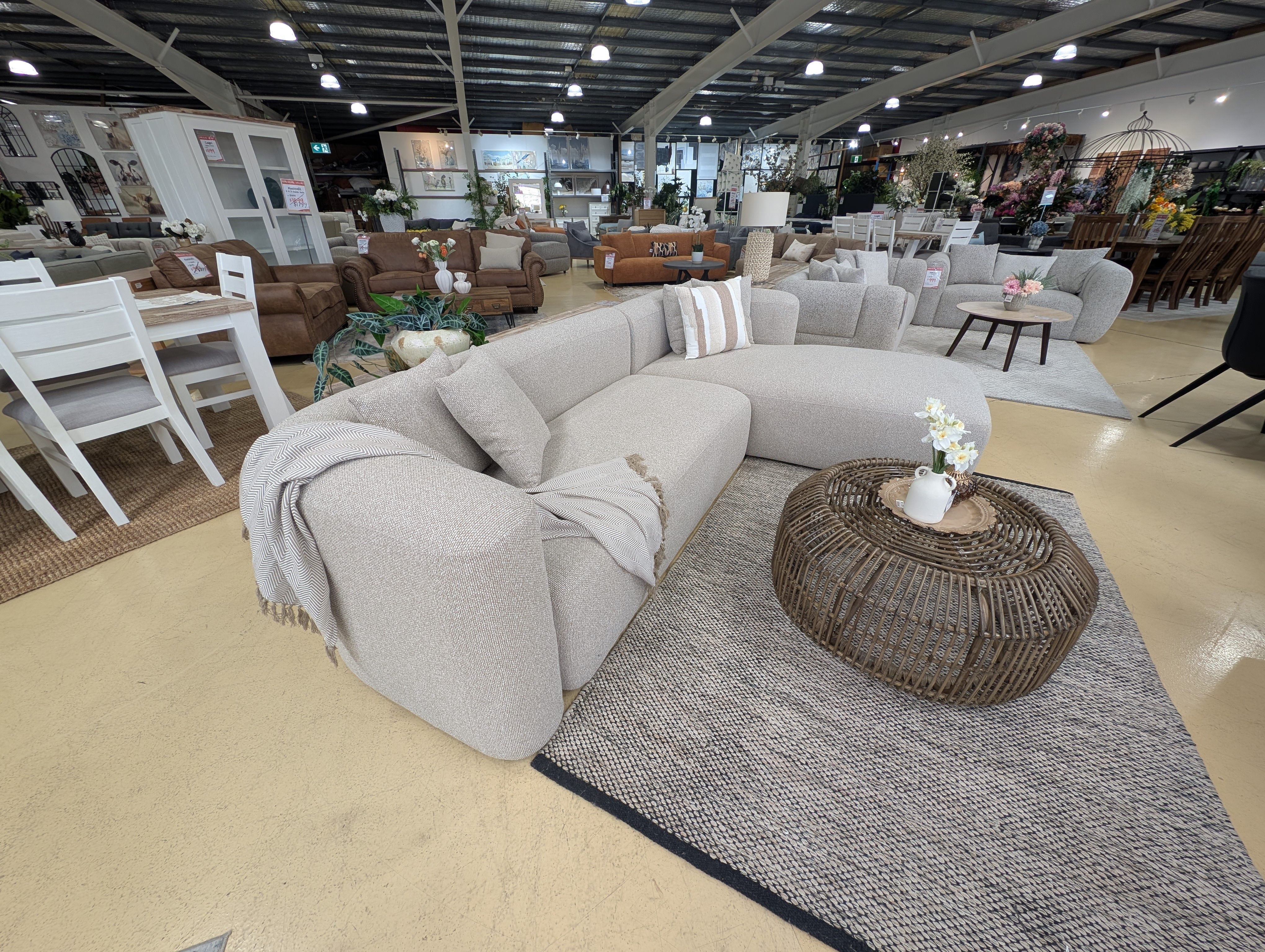 VISTA RHF CHAISE LOUNGE - 2PC