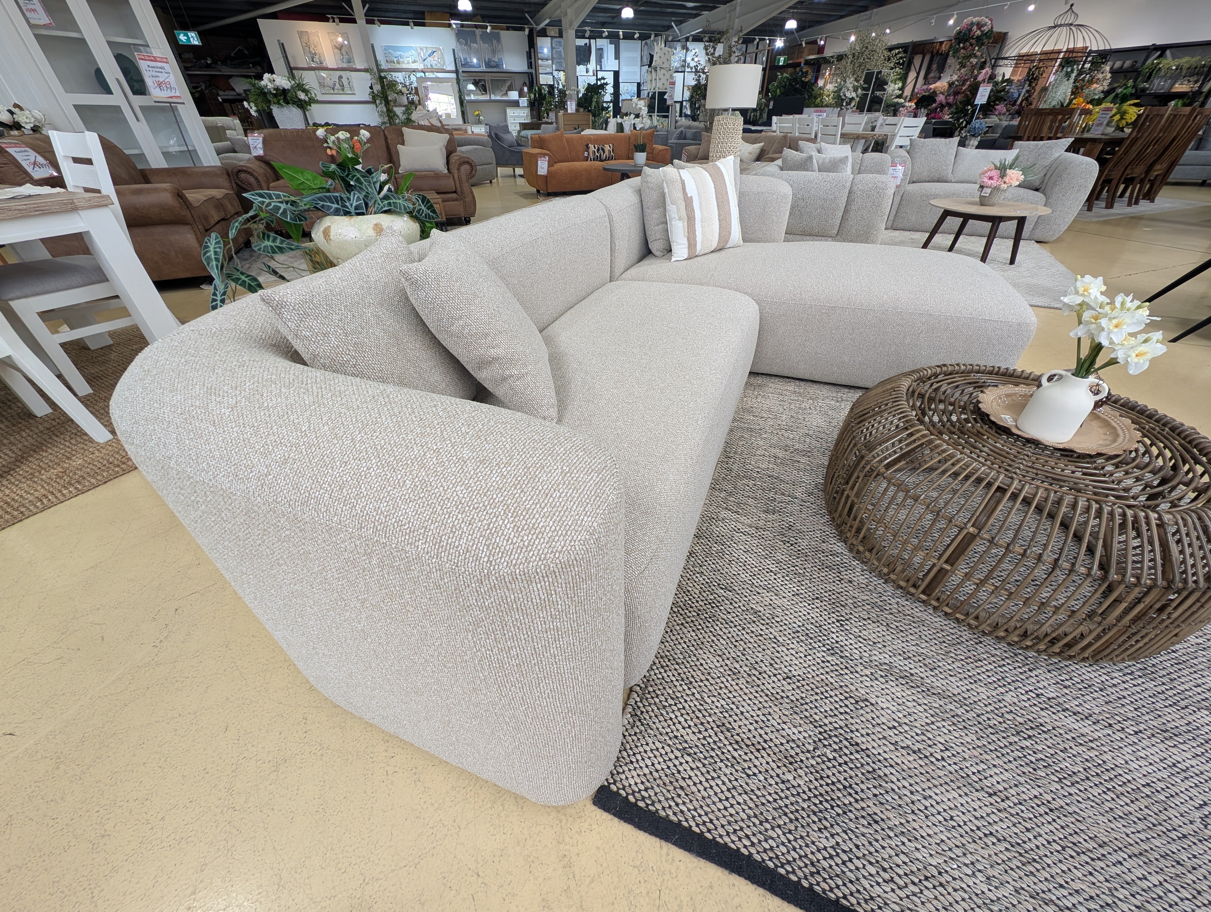 VISTA RHF CHAISE LOUNGE - 2PC