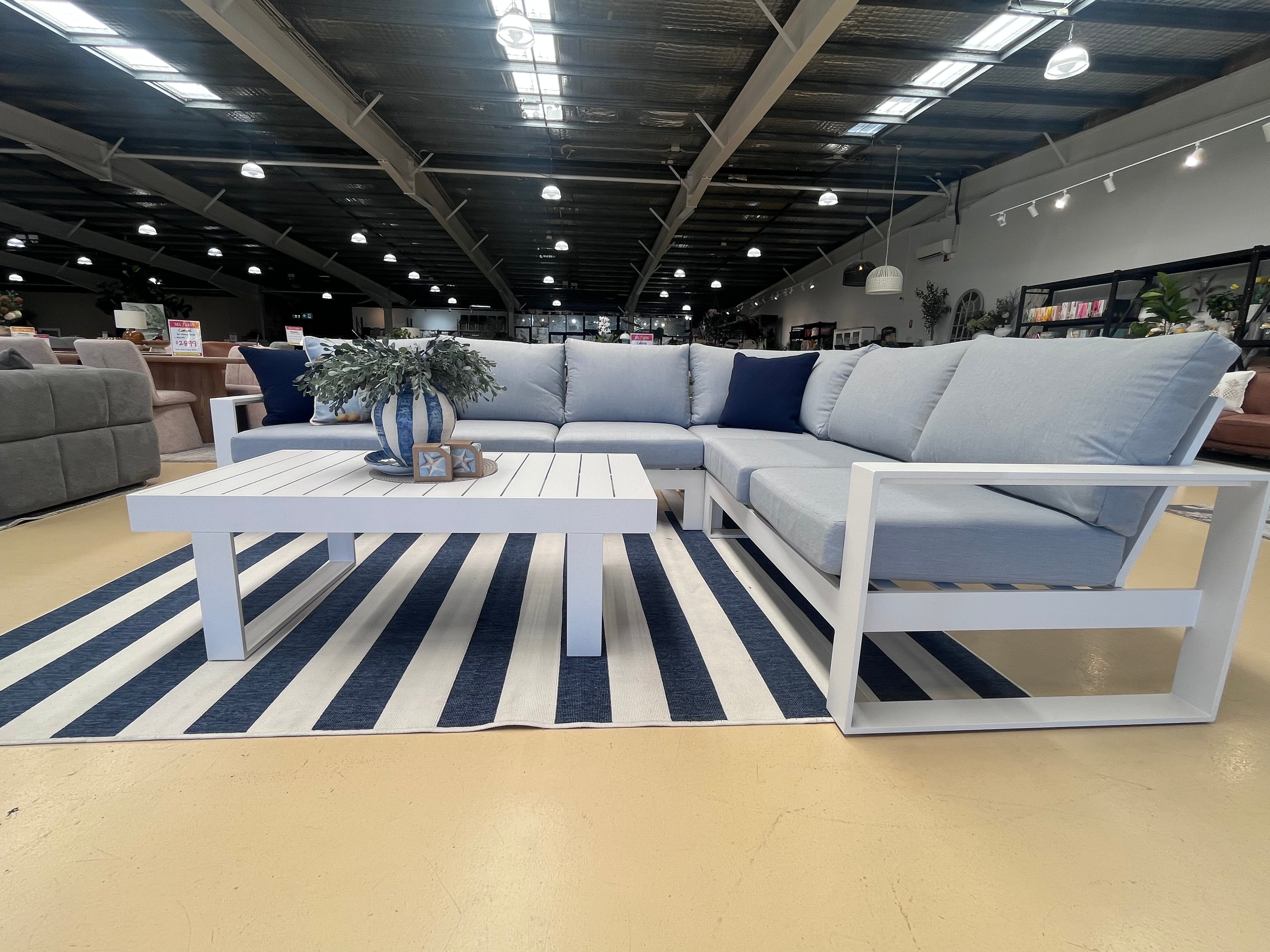 OCEAN BEACH CORNER OUTDOOR SET WITH COFFEE TABLE - WHITE