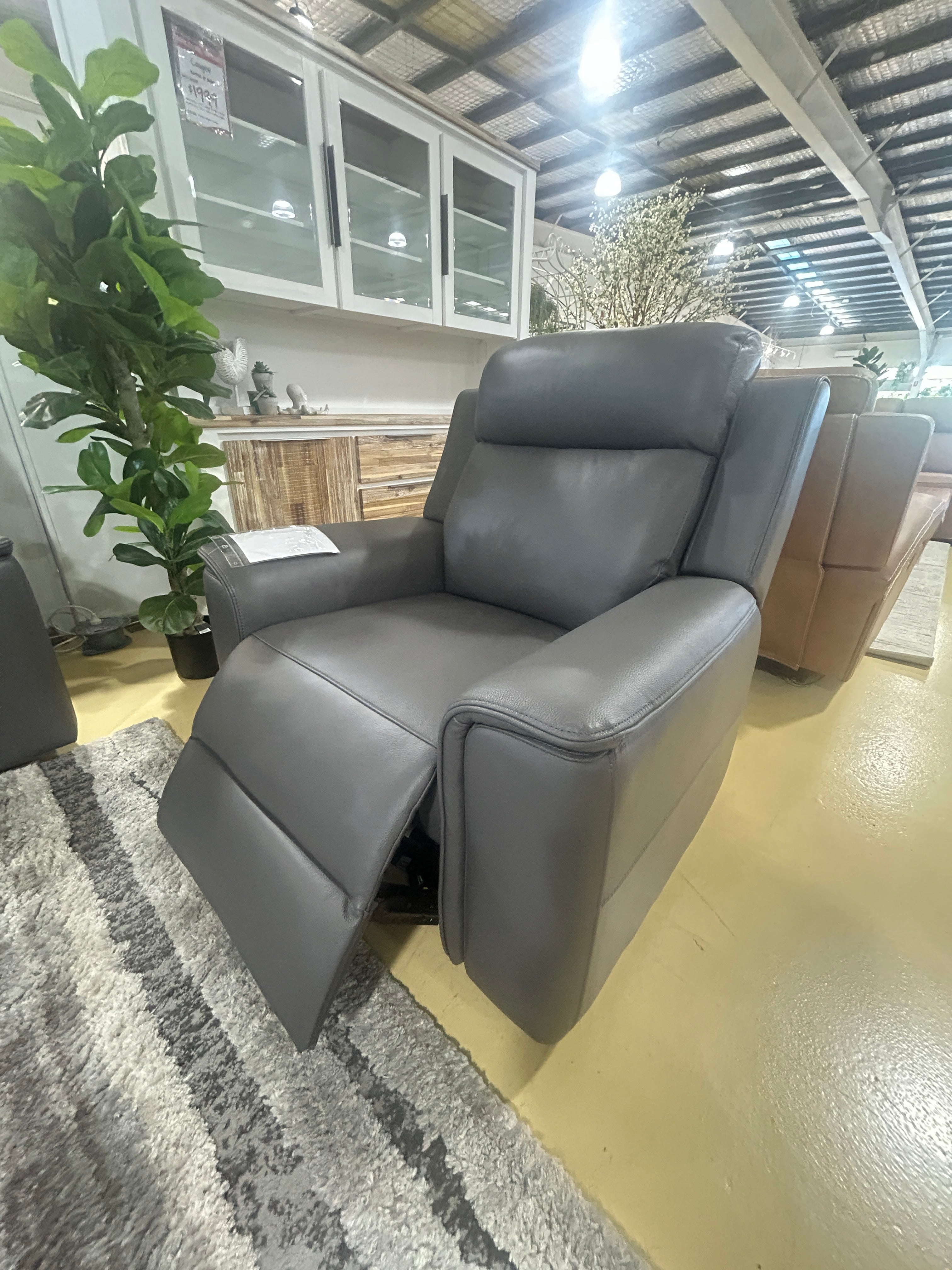 ALASKA LEATHER SINGLE ELEC RECLIENER - GRAPHITE / NEWSTEAD