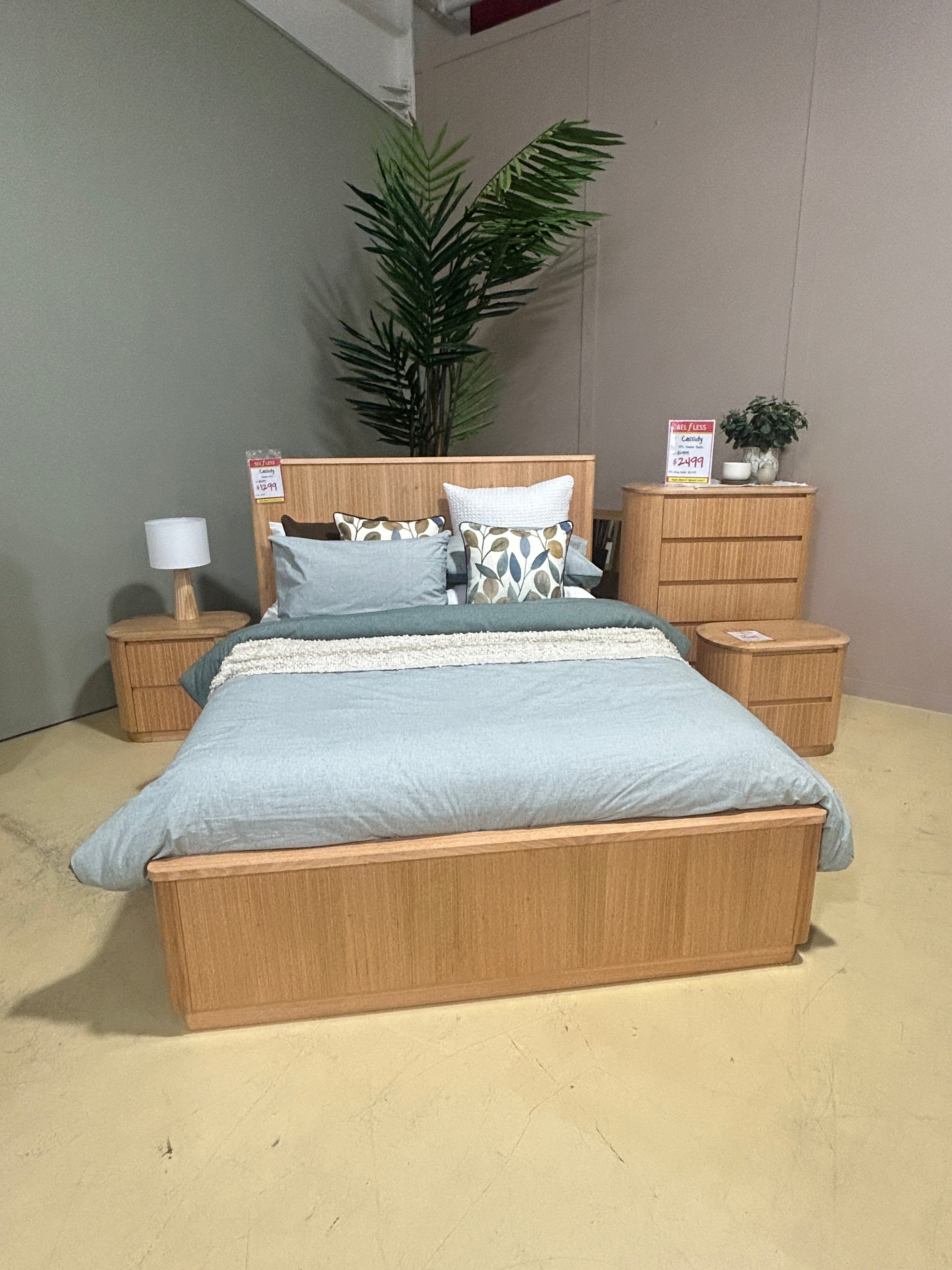 CASSIDY 4PC QUEEN BEDROOM SUITE