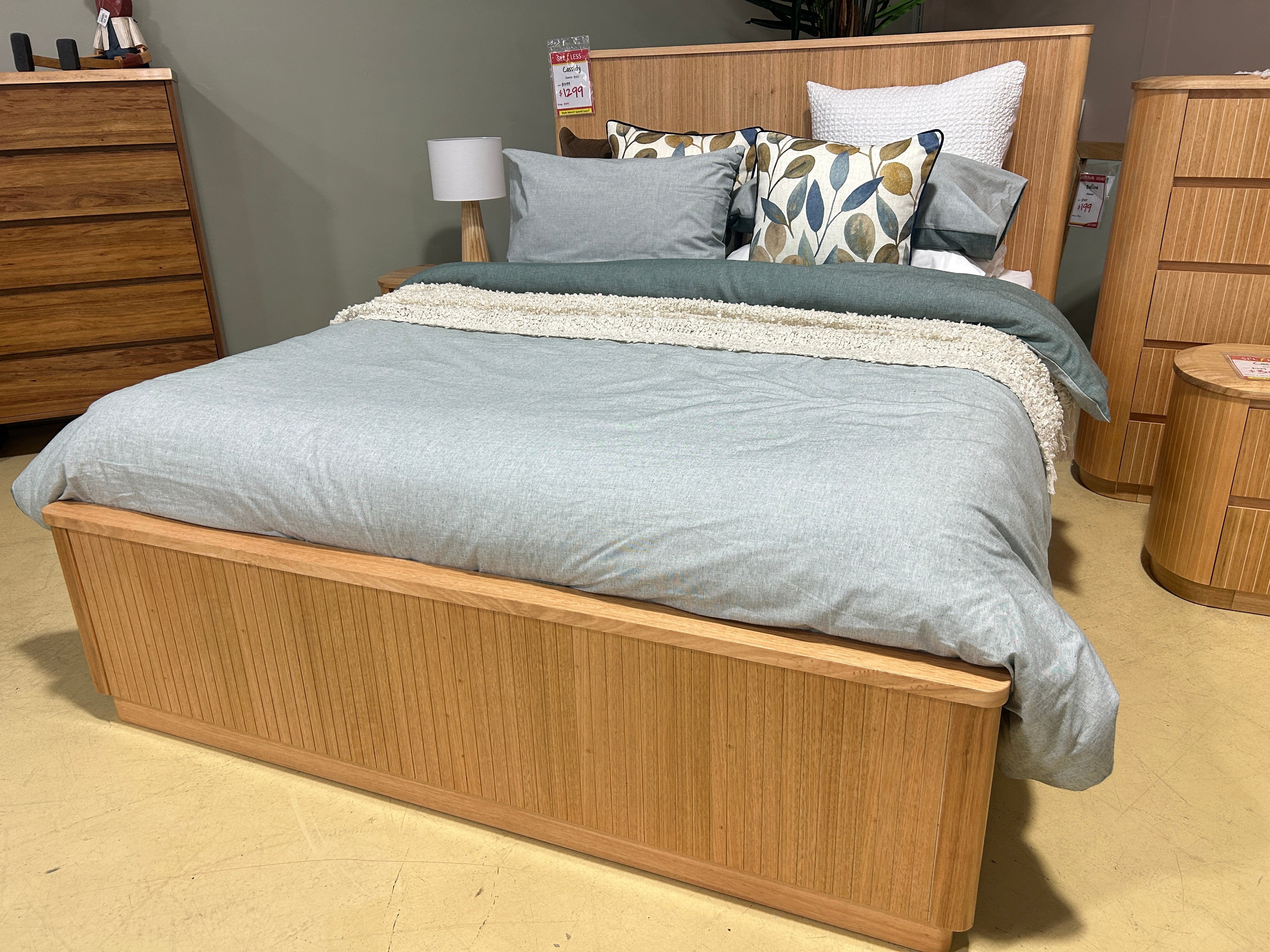 CASSIDY 4PC QUEEN BEDROOM SUITE