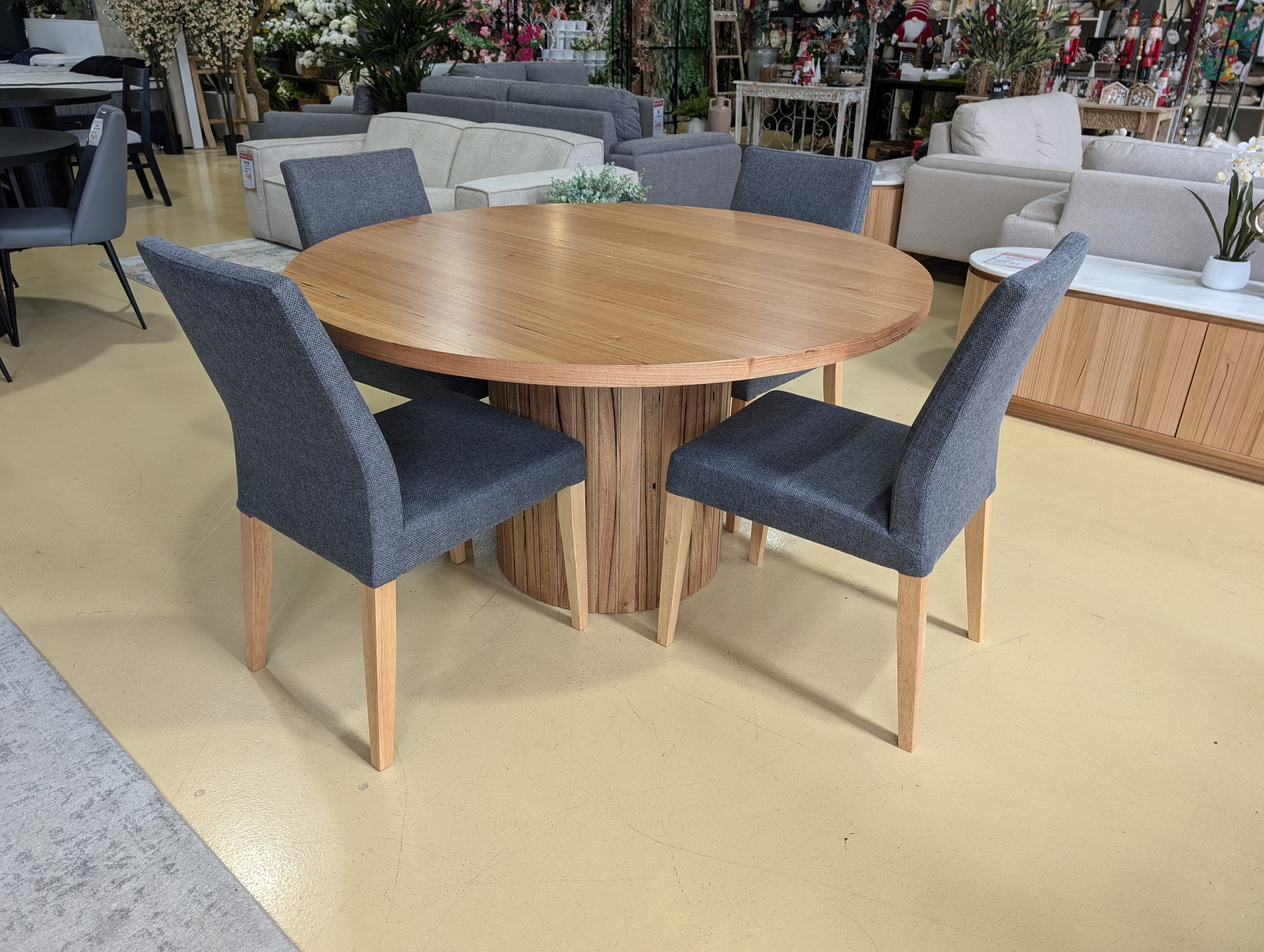 MALIBU 5pc Round Dining Suite/Mason Chairs